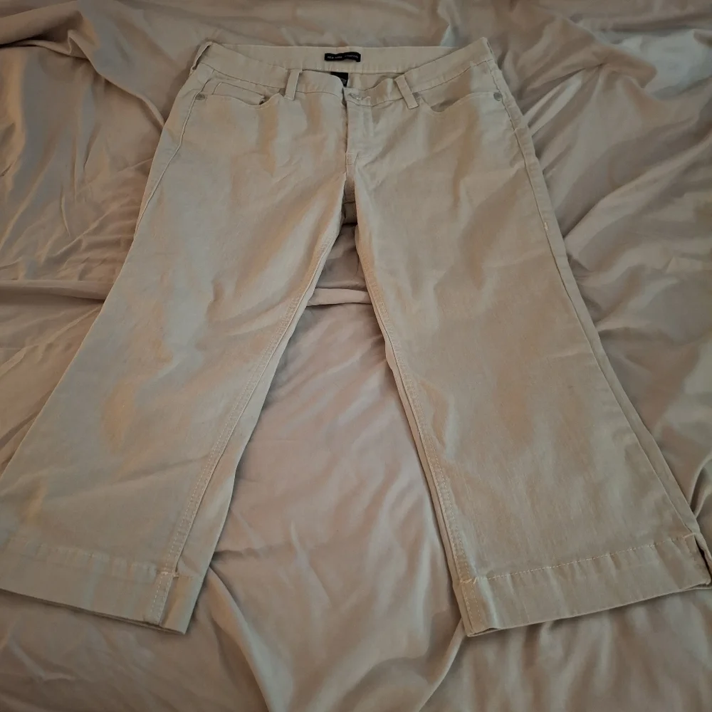 New York & Company Women's Beige Cropped Pants